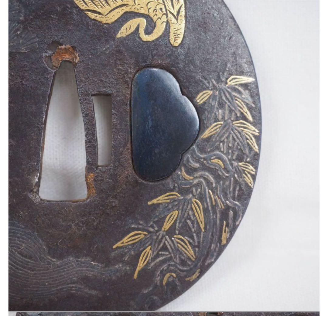 送料無料　江戸時代　金銀象嵌　亀鶴松竹文鍔　木箱付　刀剣美術