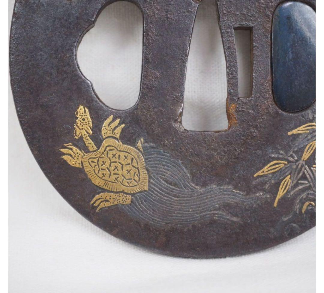 送料無料　江戸時代　金銀象嵌　亀鶴松竹文鍔　木箱付　刀剣美術