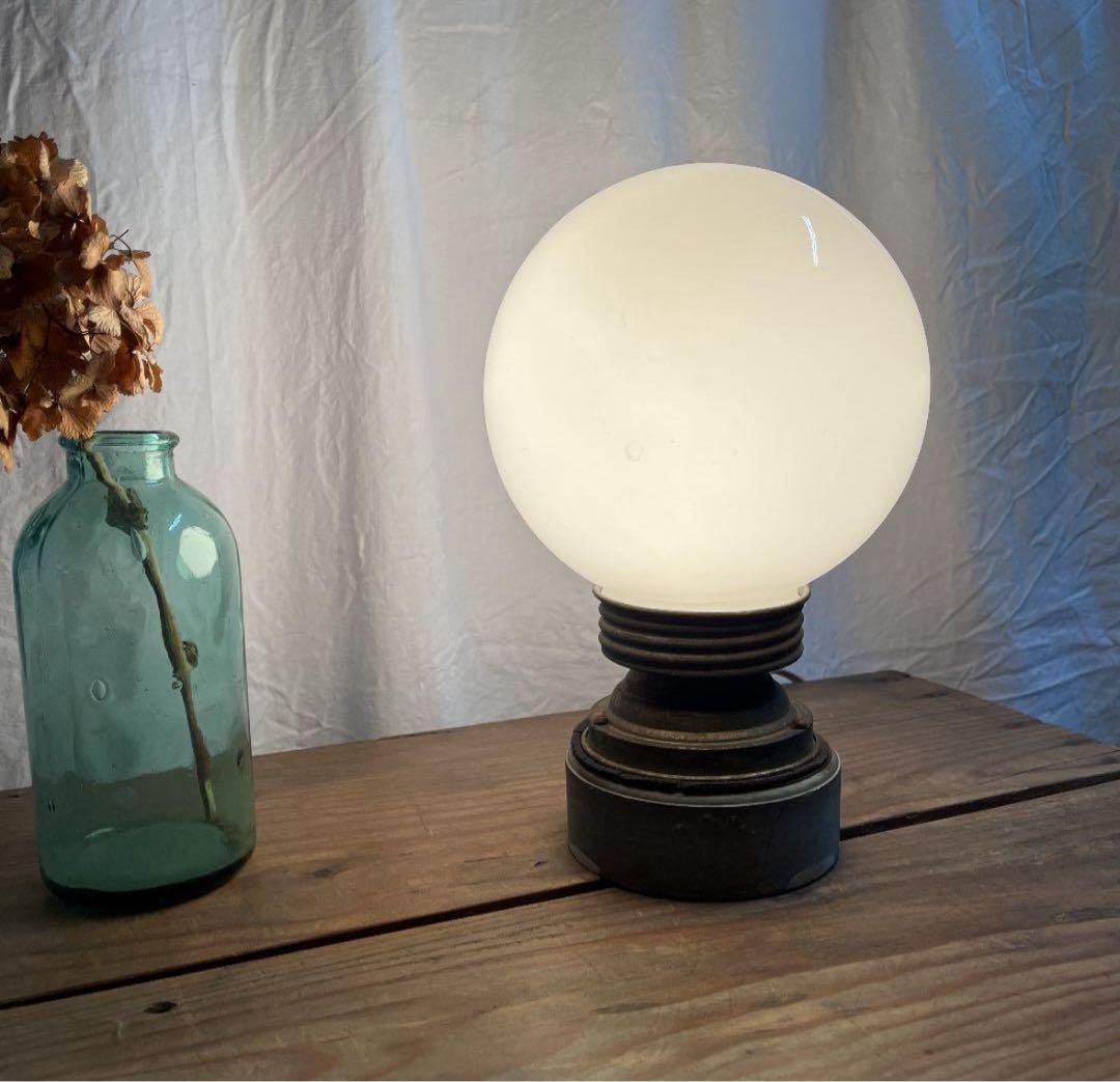 値下げ中★アンティーク古道具◾️古硝子 ミルクガラス 間接照明 テーブルランプ USAヴィンテージミルクガラスフリルシェード真鍮テーブルライト