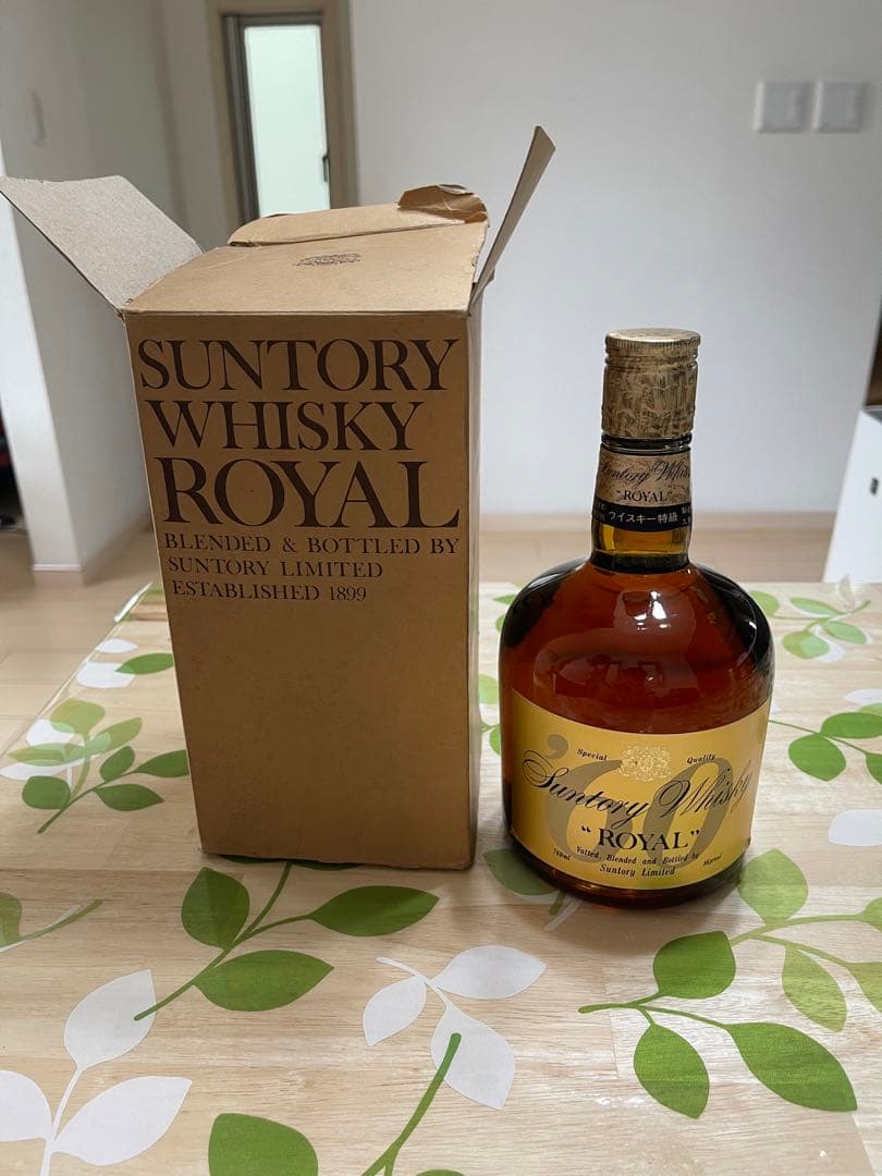 ウイスキー ウイスキー特級サントリーウイスキーローヤル（丸瓶） 特級