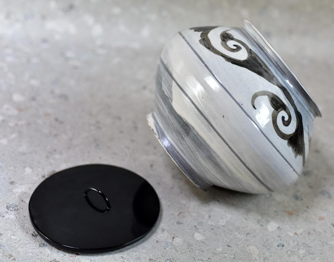 値下げ、高麗焼、一玉作 粉青砂器唐草紋水指【極上品】