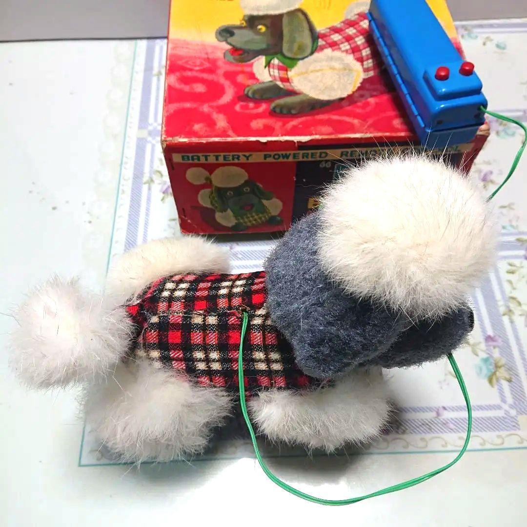 昭和レトロ、ブリキの有線リモコン犬のおもちゃ