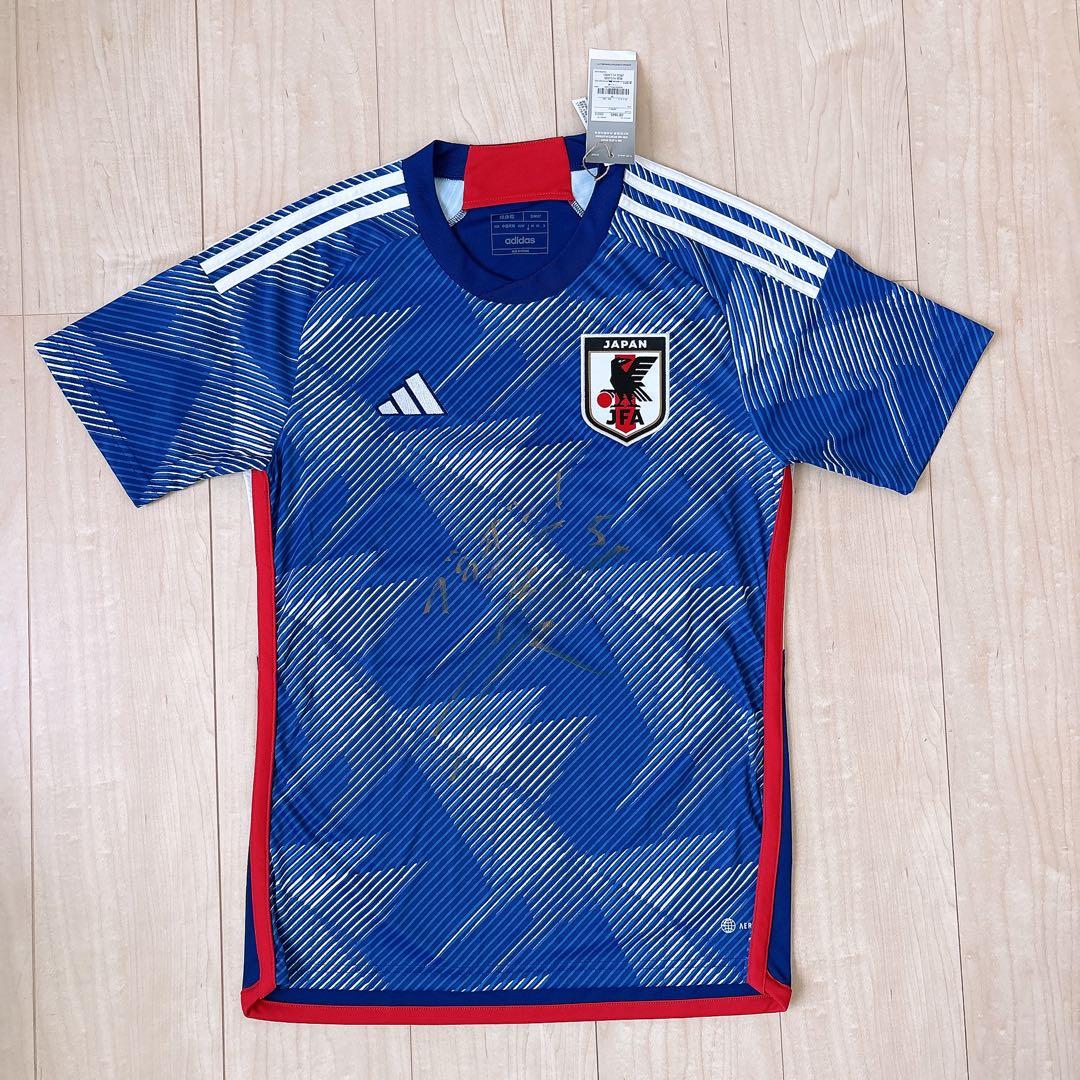 新品】サッカー日本代表 長友佑都サイン入りユニフォーム 当選品