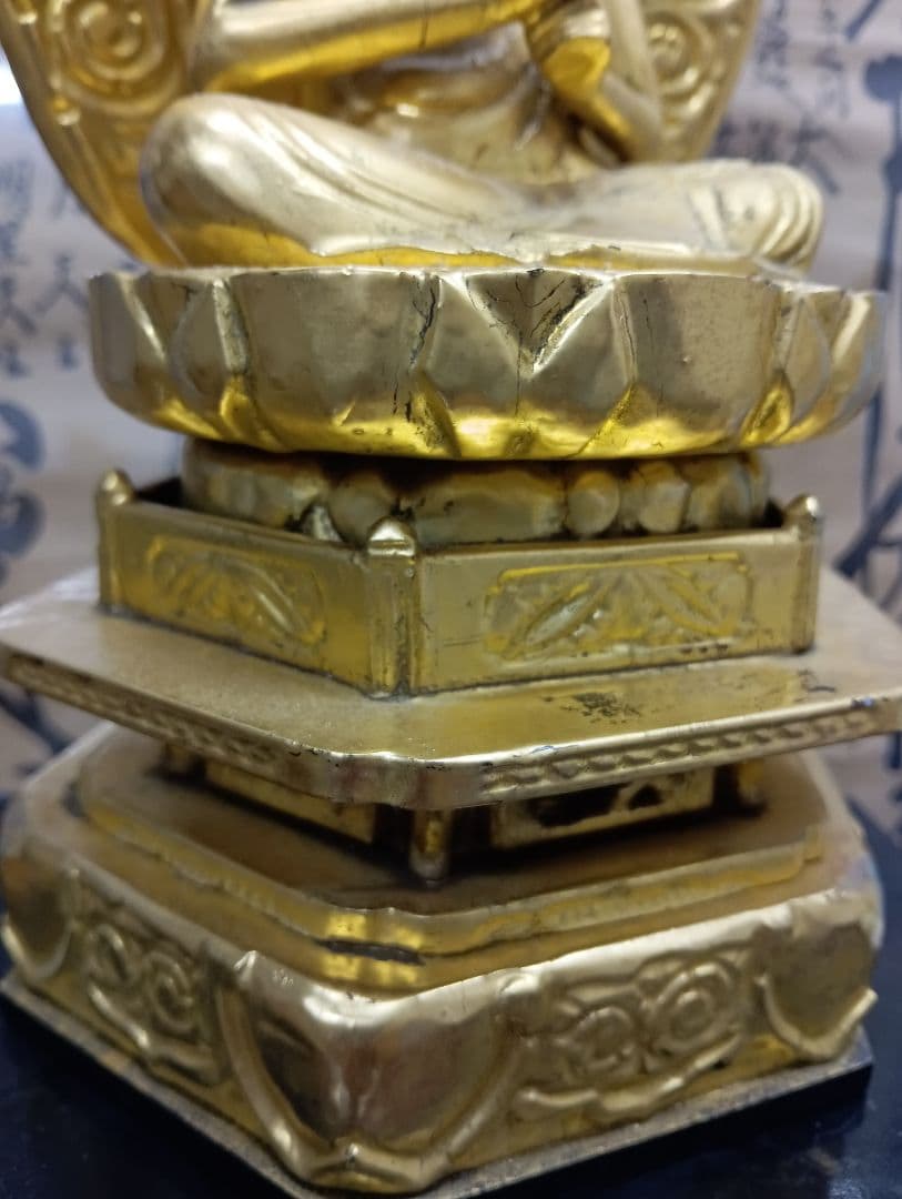 大日如来明治大正時代頃木製金箔塗座像高さ43センチ（台座