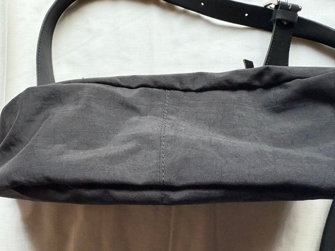 our アワーホーム　ムーンショルダーバッグ