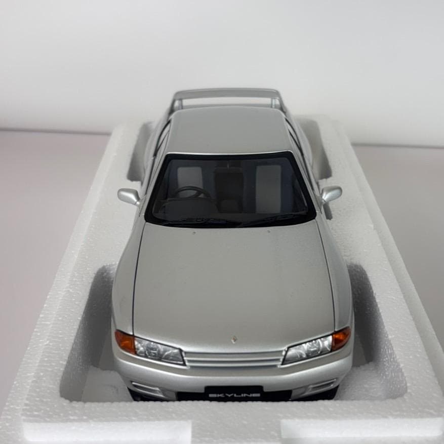 極美品 1/18 SKYLINE GT-R (R32) V-SPEC II