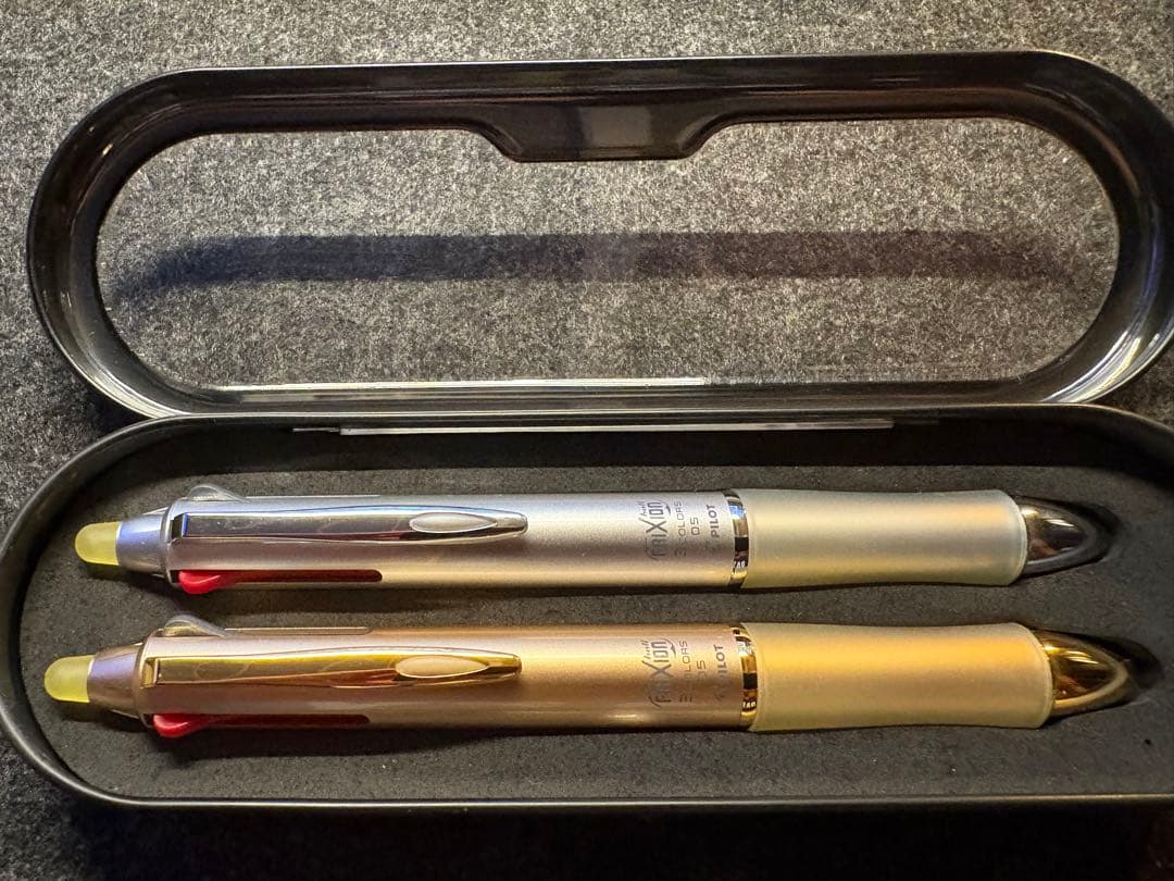 非売品】PILOT フリクションボール3 ゴールド・シルバー フリクション