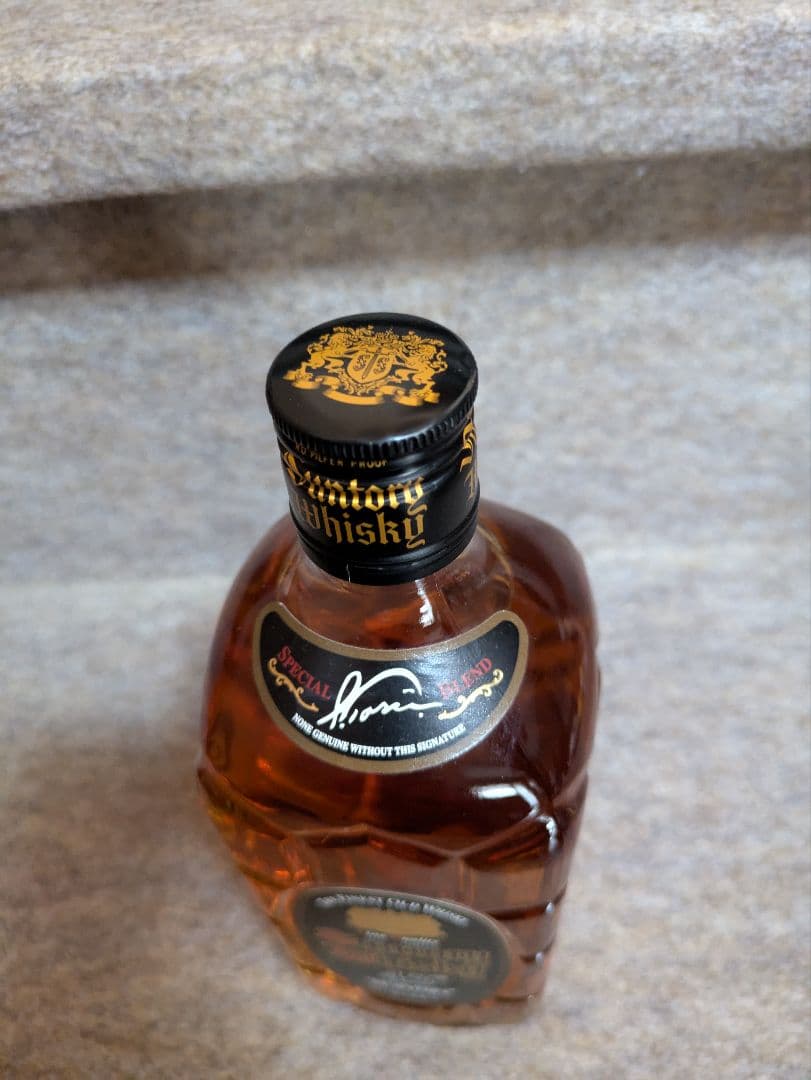古酒 サントリー ウイスキー 角瓶 黒角 700ml 43% 未開栓 Suntory
