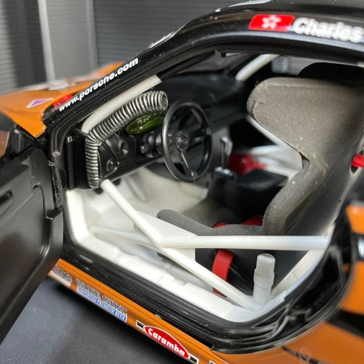 未展示品　オートアート1/18　ポルシェ911GT3R アジアンカレラカップ