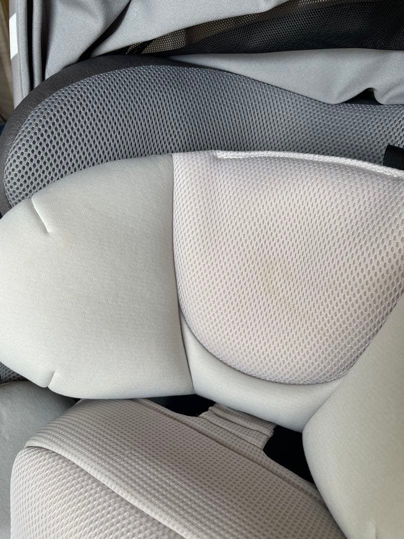 美品combi チャイルドシートTHES Air ISOFIX ストライプグレー