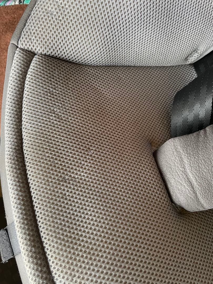 美品combi チャイルドシートTHES Air ISOFIX ストライプグレー