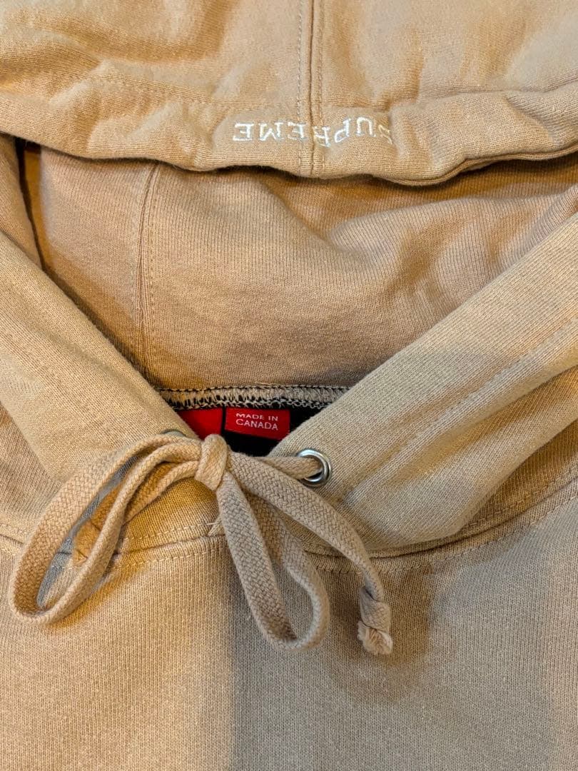 シュプリーム　Sロゴ　コムドット着用モデルカラー