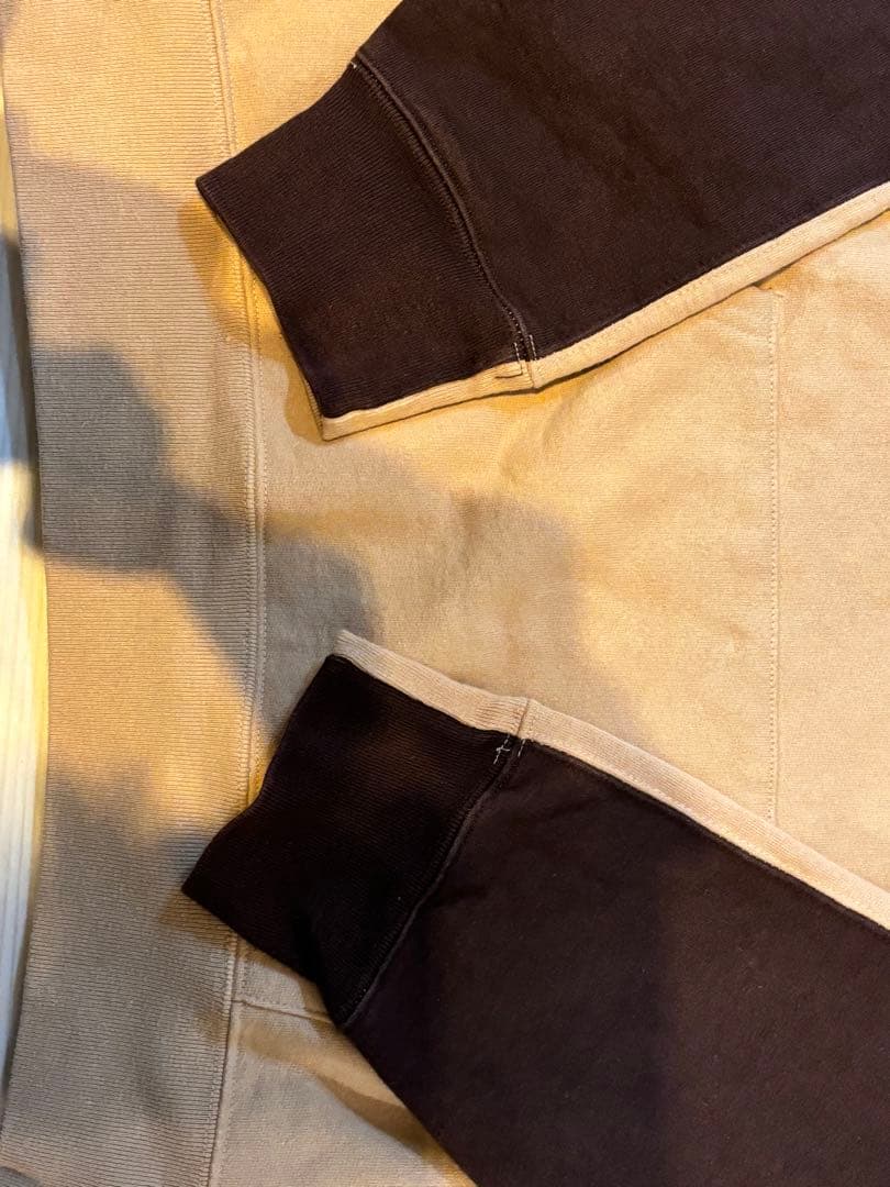 シュプリーム　Sロゴ　コムドット着用モデルカラー