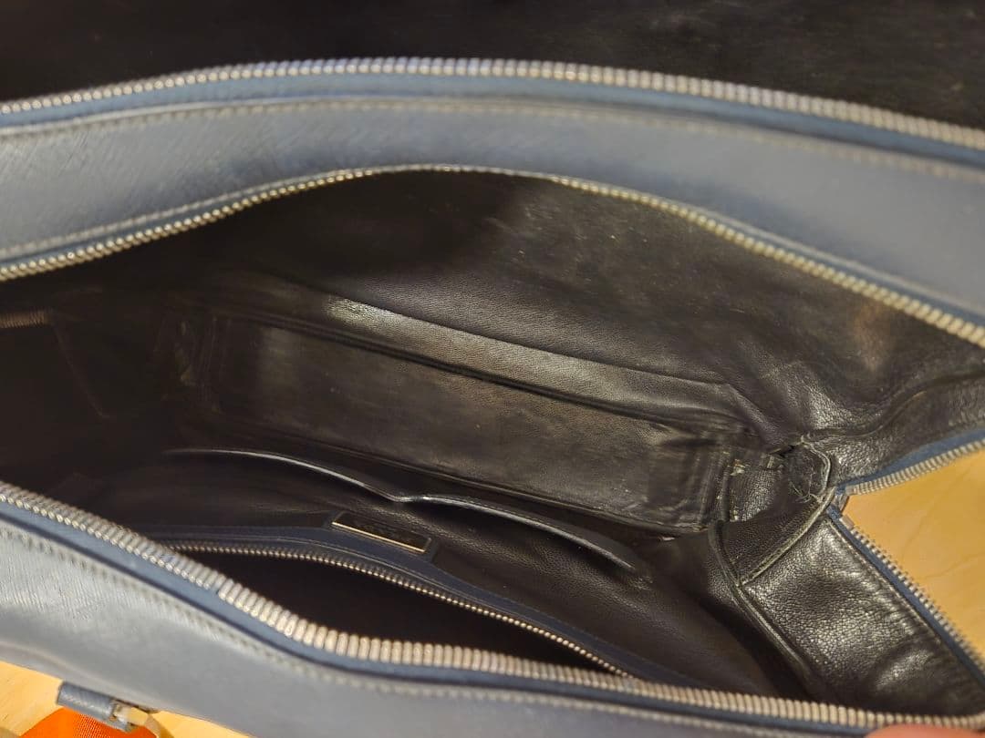 PRADA プラダ ビジネスバッグ サフィアーノレザー ネイビー 美品！！