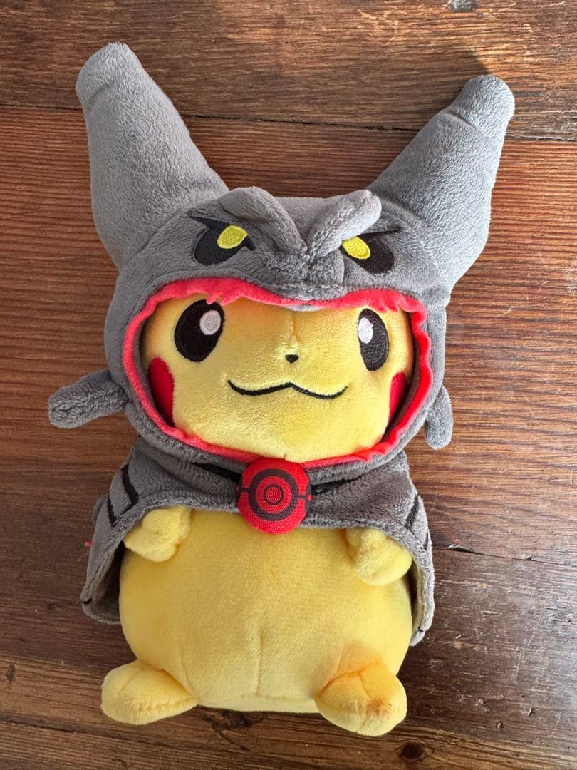 ポケモンセンター ぬいぐるみ 黒いレックウザ ポンチョを着た