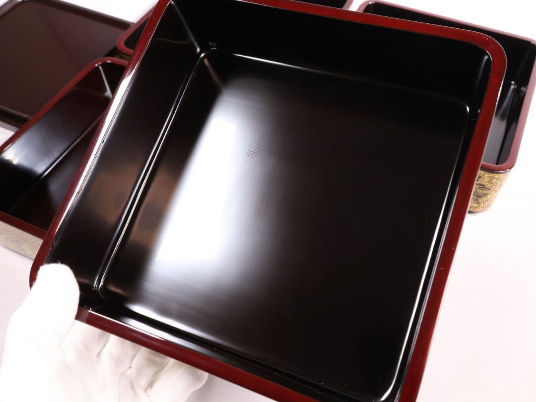 【MB54】輪島塗 沖与謹製 沈金 菊尽くし 四段重箱 共箱 共布 木製漆器