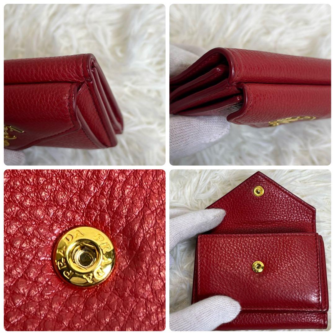 美品✨ PRADA 三つ折り財布 コンパクト ロゴ金具 レザー シボ革 レッド