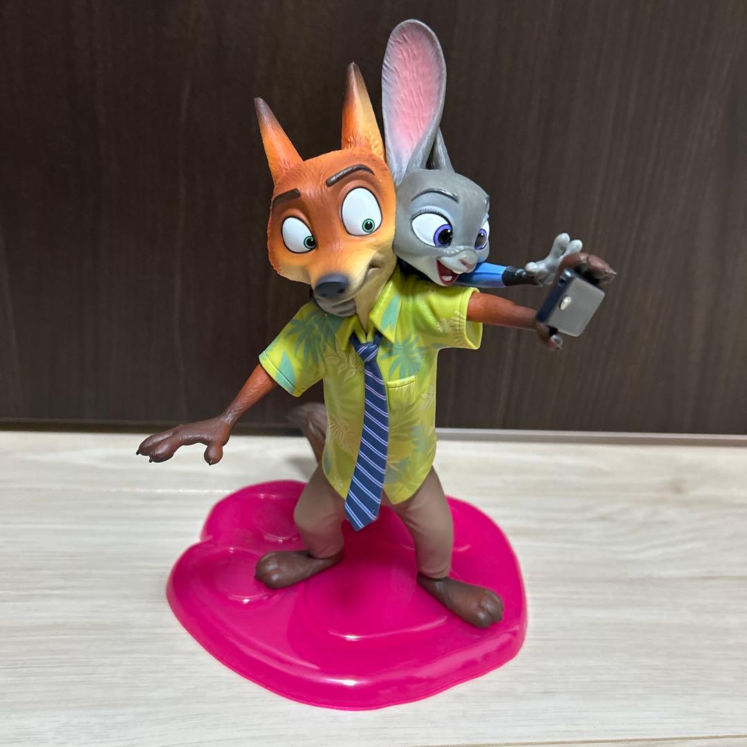 ズートピア 一番くじ ニック&ジュディセルフィーフィギュア A賞 - メルカリ