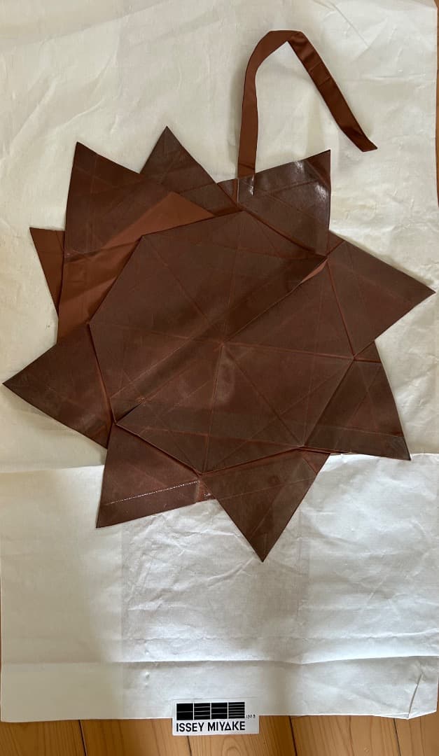 132 5.イッセイミヤケ おりがみ タンクトップ 立体デザイン