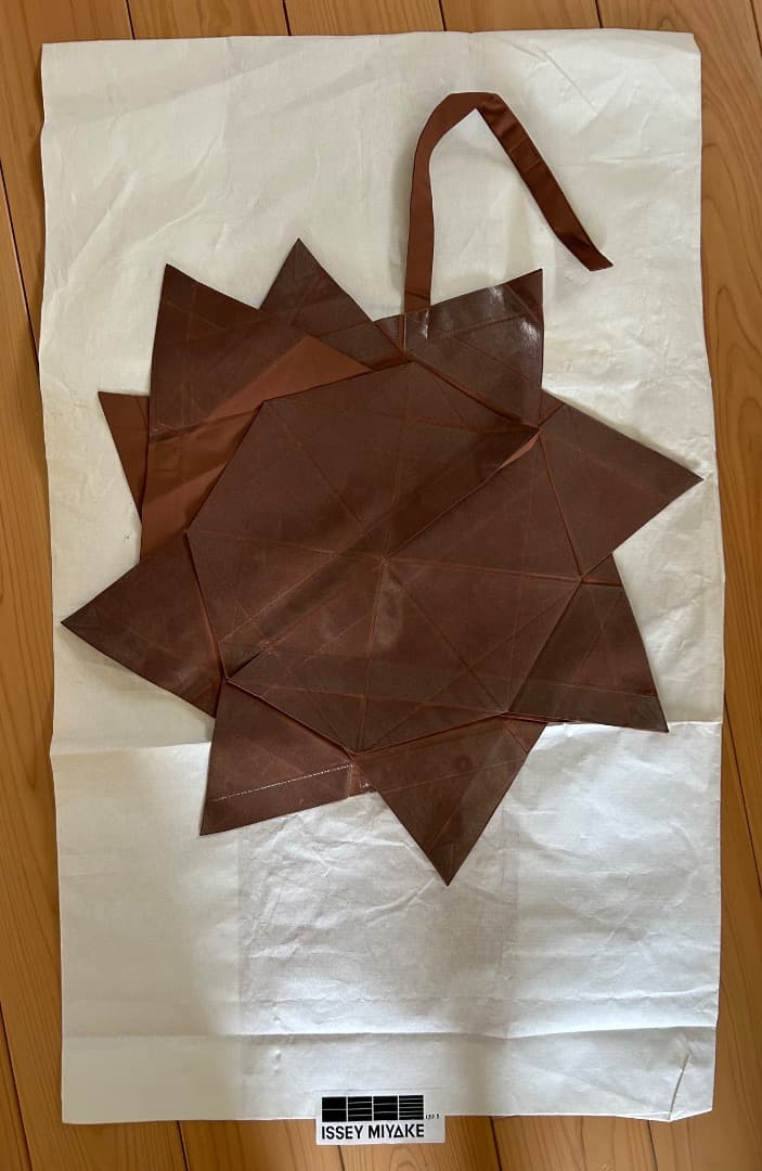 132 5.イッセイミヤケ おりがみ タンクトップ 立体デザイン