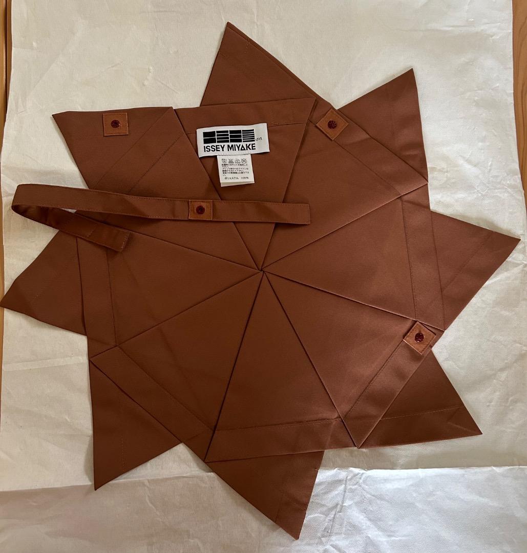 132 5.イッセイミヤケ おりがみ タンクトップ 立体デザイン