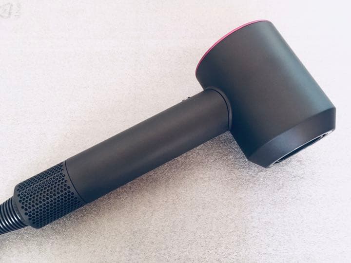 ヘアドライヤー dyson HD01 IIF