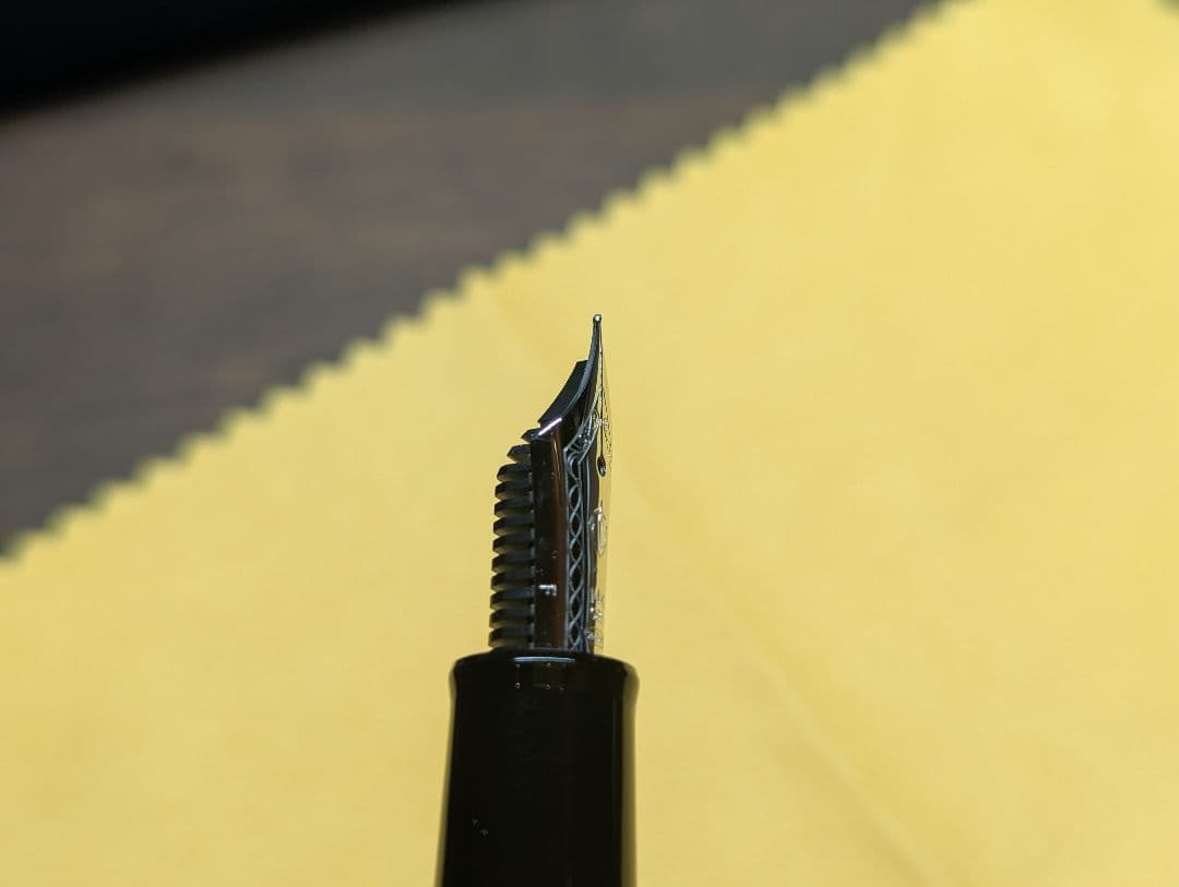 セーラー万年筆 プロフェッショナルギアスリム 銀 ブラック 細字（F）