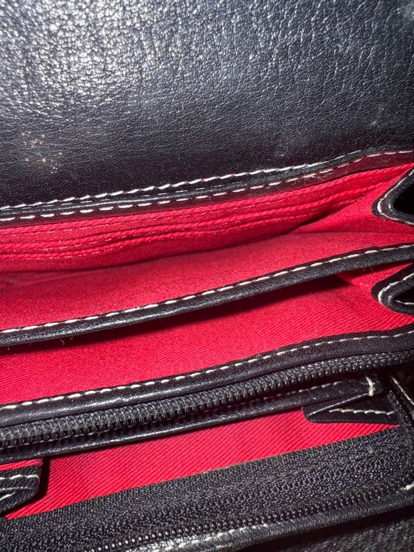 ディズニー　ミッキーマウス　財布　お札おらずに入ります