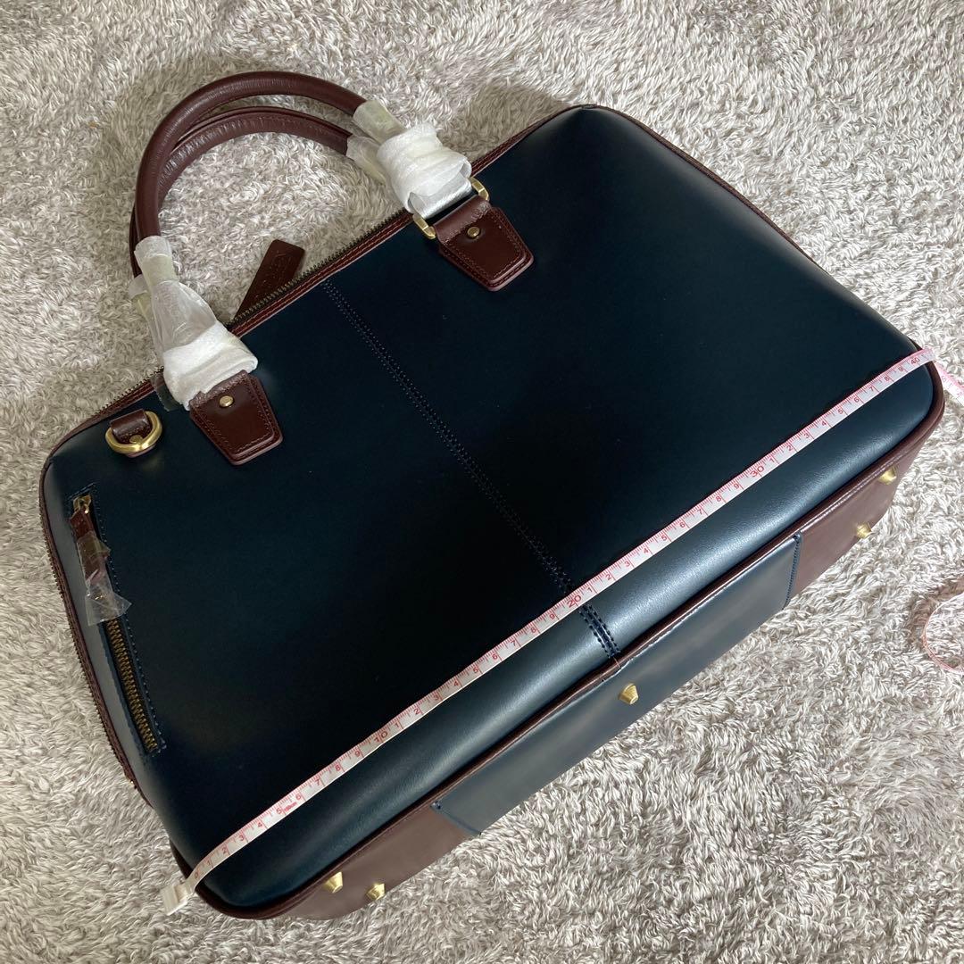 【新品未使用】GOLDMENレザービジネスバッグ .A4 B4 PC.自立底鋲