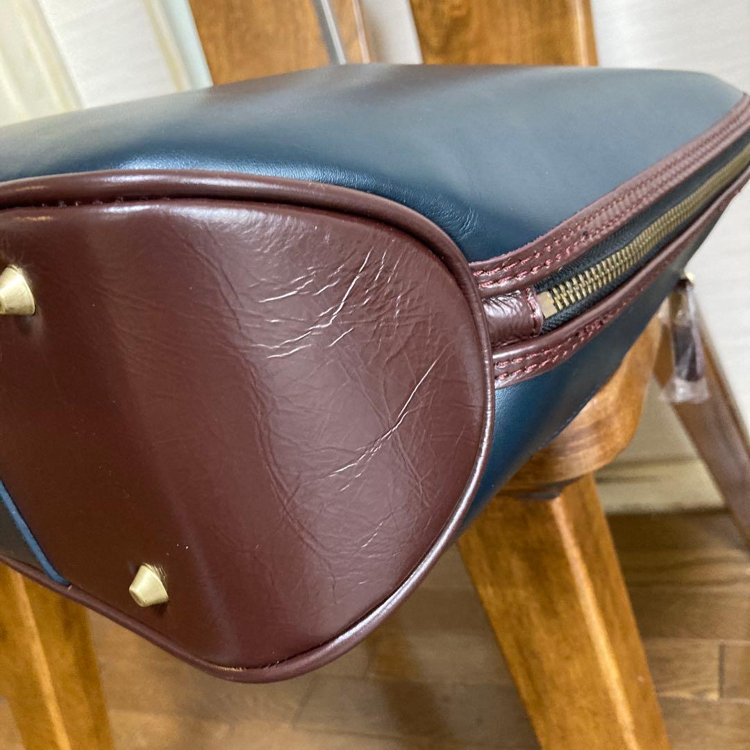 【新品未使用】GOLDMENレザービジネスバッグ .A4 B4 PC.自立底鋲