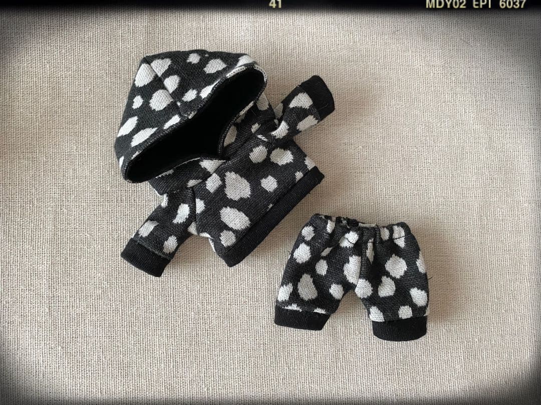 服のみ モンチッチSSキーチェーンサイズ服♡2点セット - メルカリ