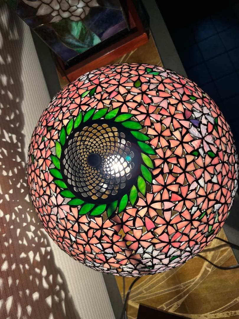 オーダーメイドのステンドグラスパネル「さくら」を製作中。, お客さま