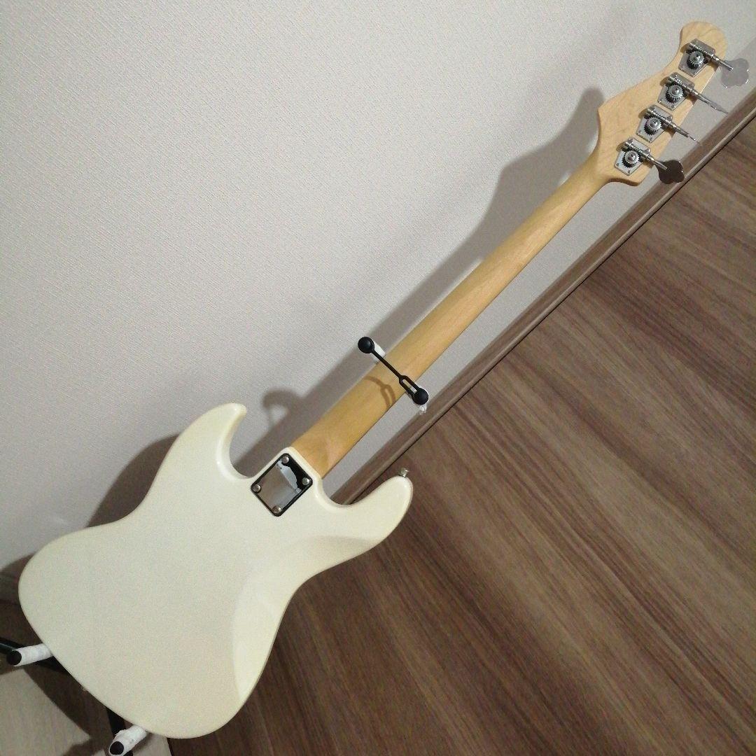 Bacchus YJM-550R-PJ WH エレキベース - メルカリ