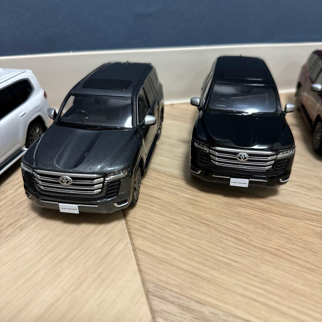 新型ランドクルーザー 300 色見本　ミニカー
