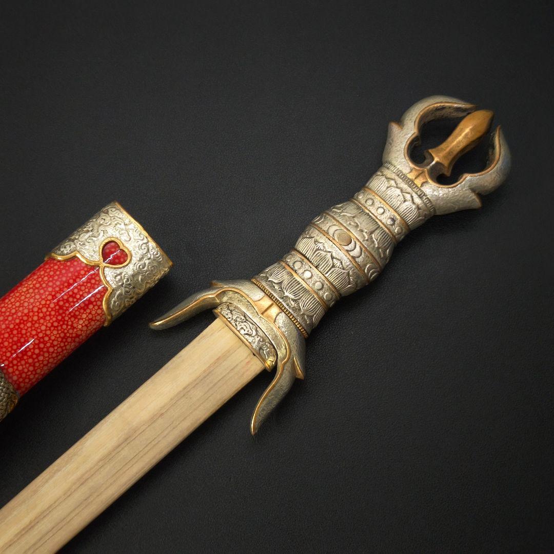 倶利伽羅剣　模造剣　木剣拵　供養品　不動明王法具　剣装具拵