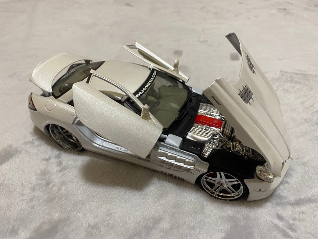 ミニカー Maisto Mercedes-Benz SLR McLaren 1/18