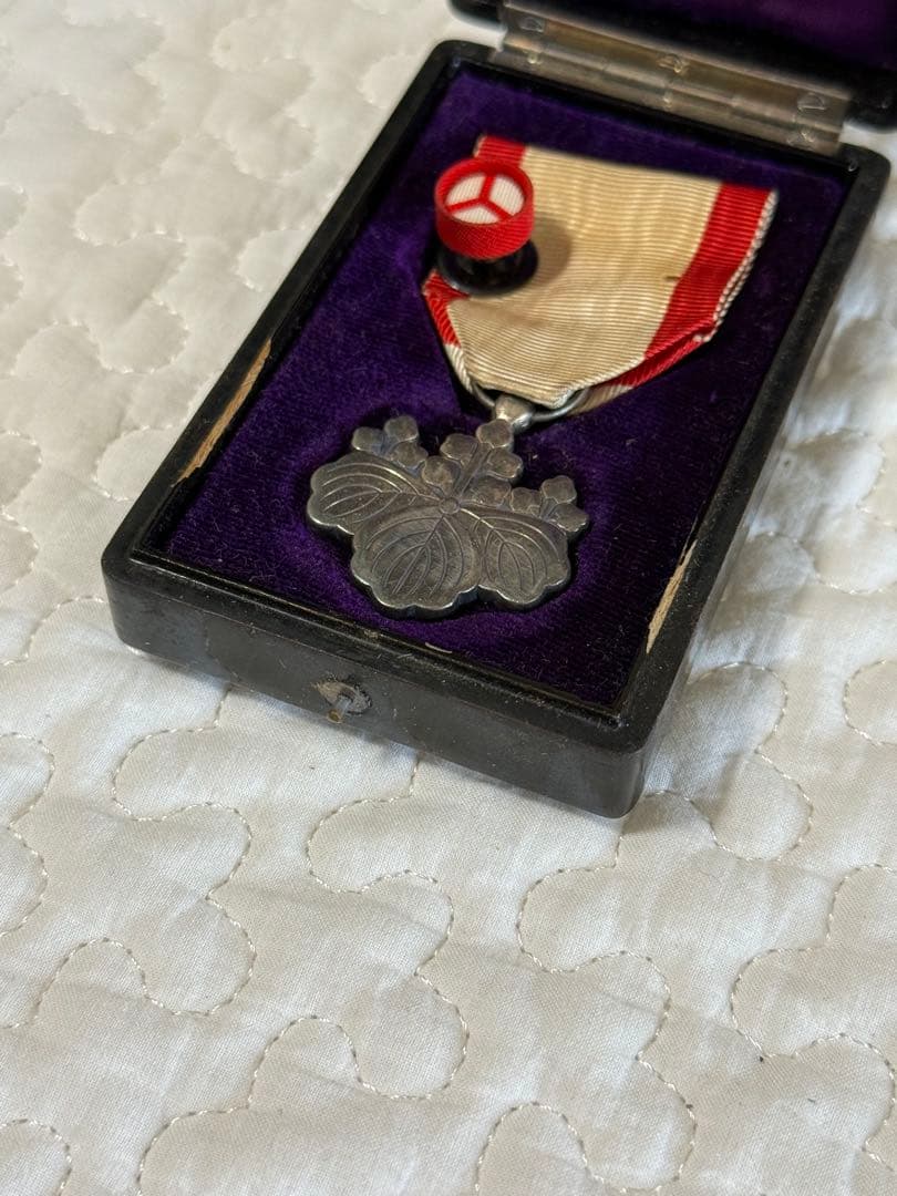 勲八等白色桐葉章 勲章 大日本帝国 旧日本軍 顕彰 瑞宝章 旭日章 軍人 勲八等白色桐葉章 勲章 大日本帝国 旧日本軍 顕彰 瑞宝章 旭日章 軍人