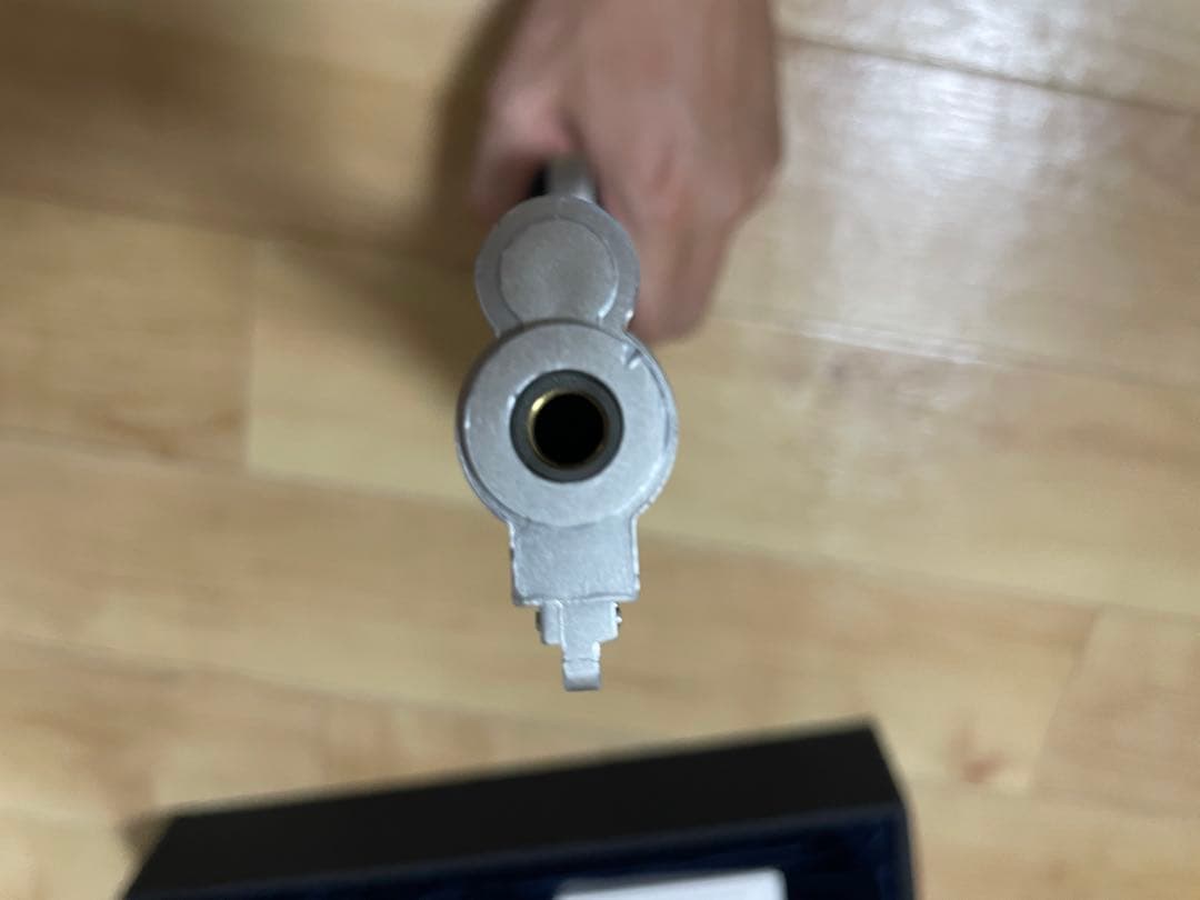 コルト パイソン 357マグナム　ガスリボルバー 6インチ