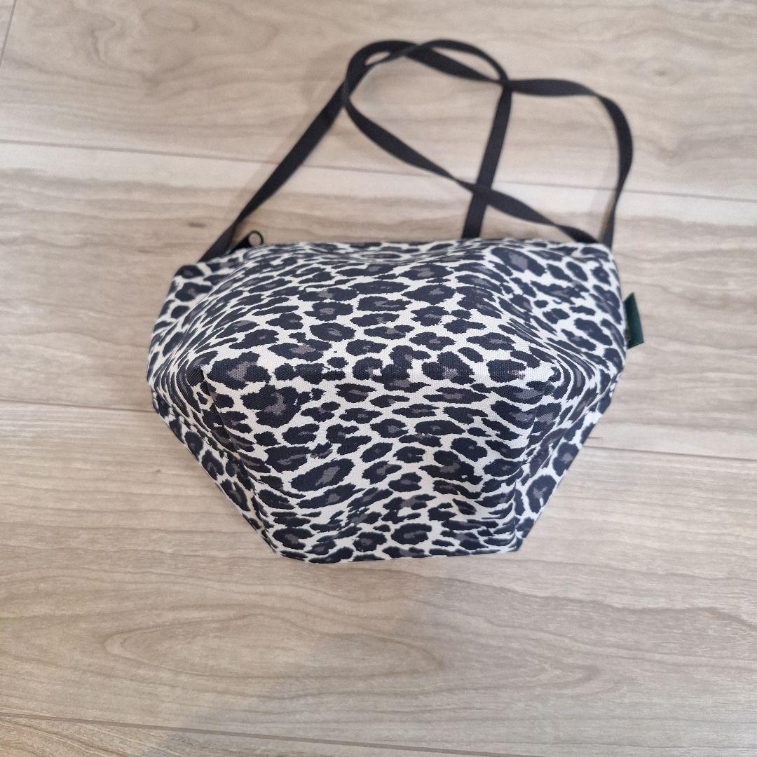 エルベシャプリエ　ショルダーバッグ　パンサーブラン