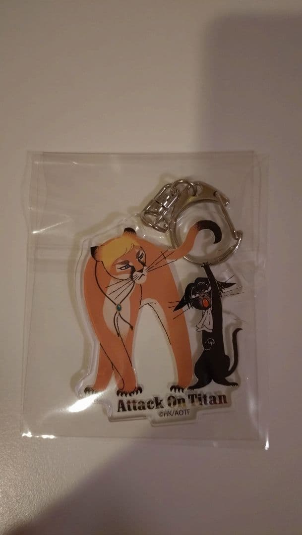 【進撃の巨人】黒ねこ意匠　アクリルキーホルダー②