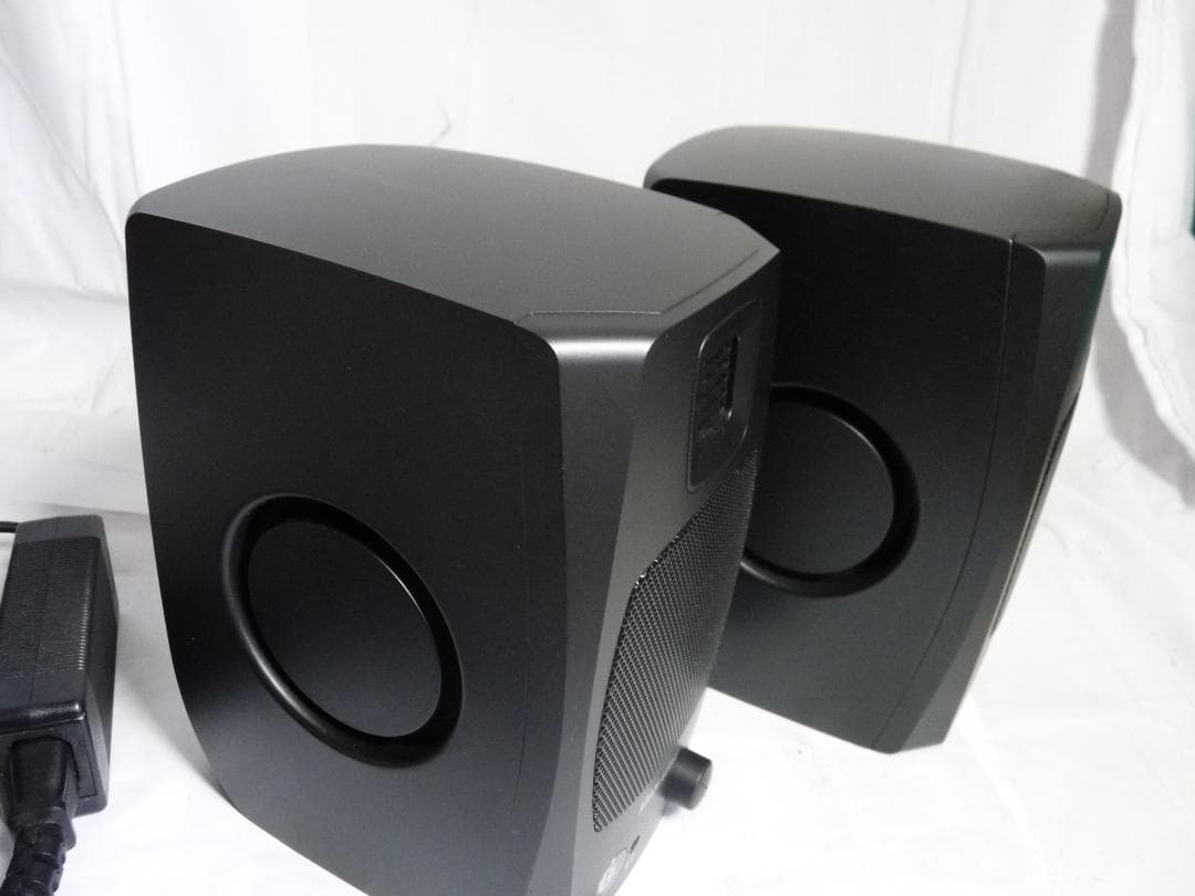 ADAM AUDIO D3V スタジオモニタースピーカー