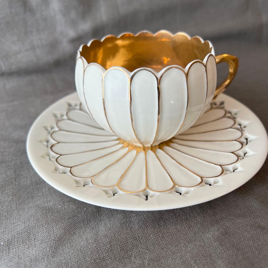 伊藤剛俊 希少ホワイトandゴールド カップとお皿のセット - メルカリ
