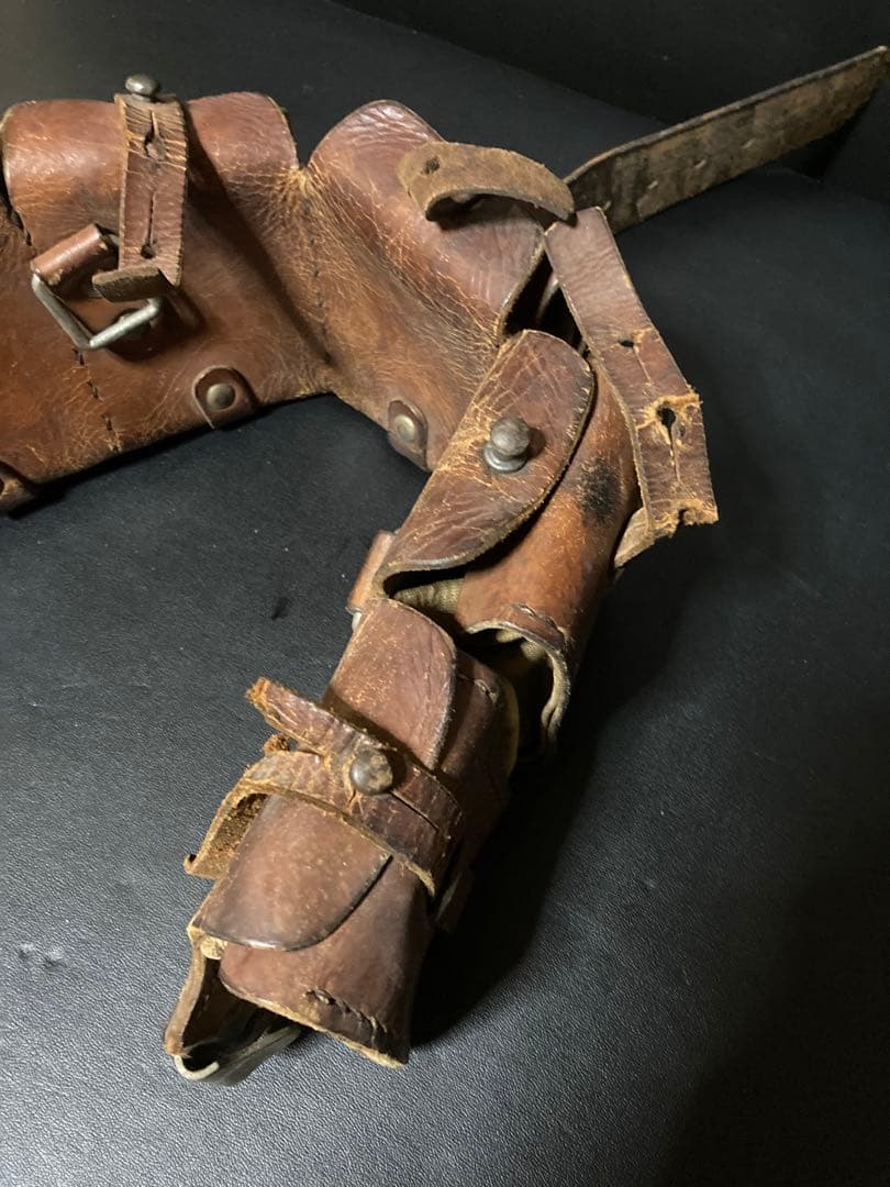 スウェーデン軍バンダリアポーチ（カオスポーチ） ヴィンテージ レザー