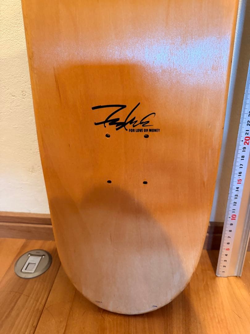 フューチュラスケートボードデッキ　フューチュラサイン入り