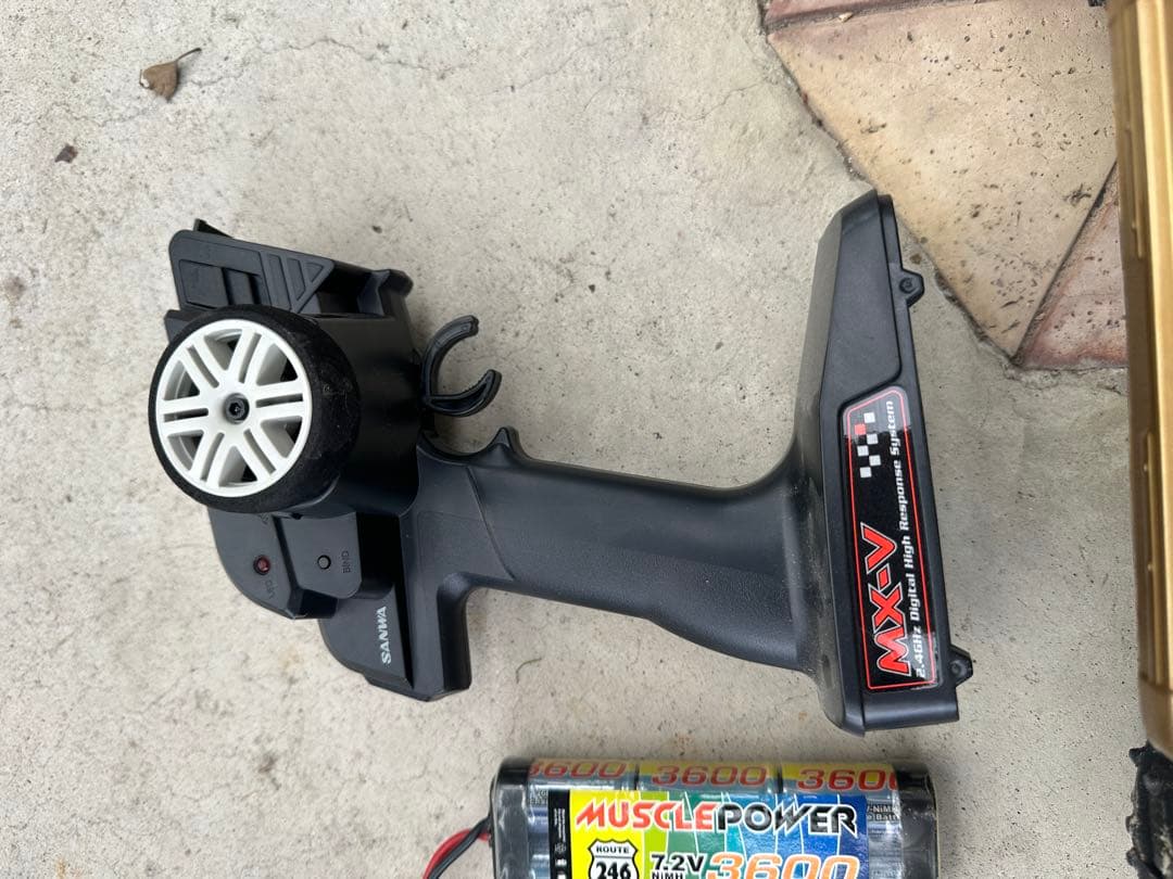 オフロードトラックラジコンカー　2台（タミヤ　他）　ジャンク品