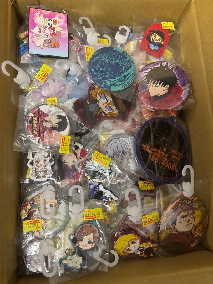 ノンジャンル アニメグッズ 主に缶バッジ　大量 まとめ売り 約340点