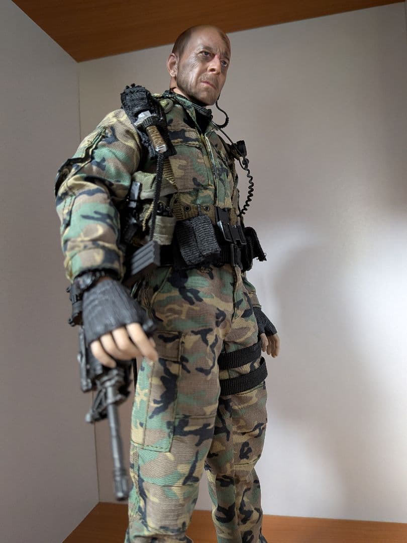 ティアーズ・オブ・ザ・サン フィギュア ウォーターズ大尉 1/6