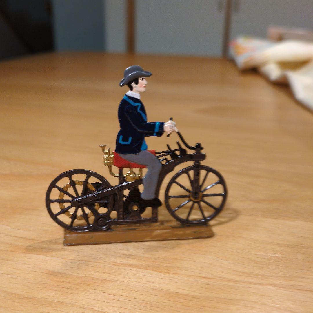 エルツ　バベットシュバイツァー社　錫の置物（自転車シリーズ）