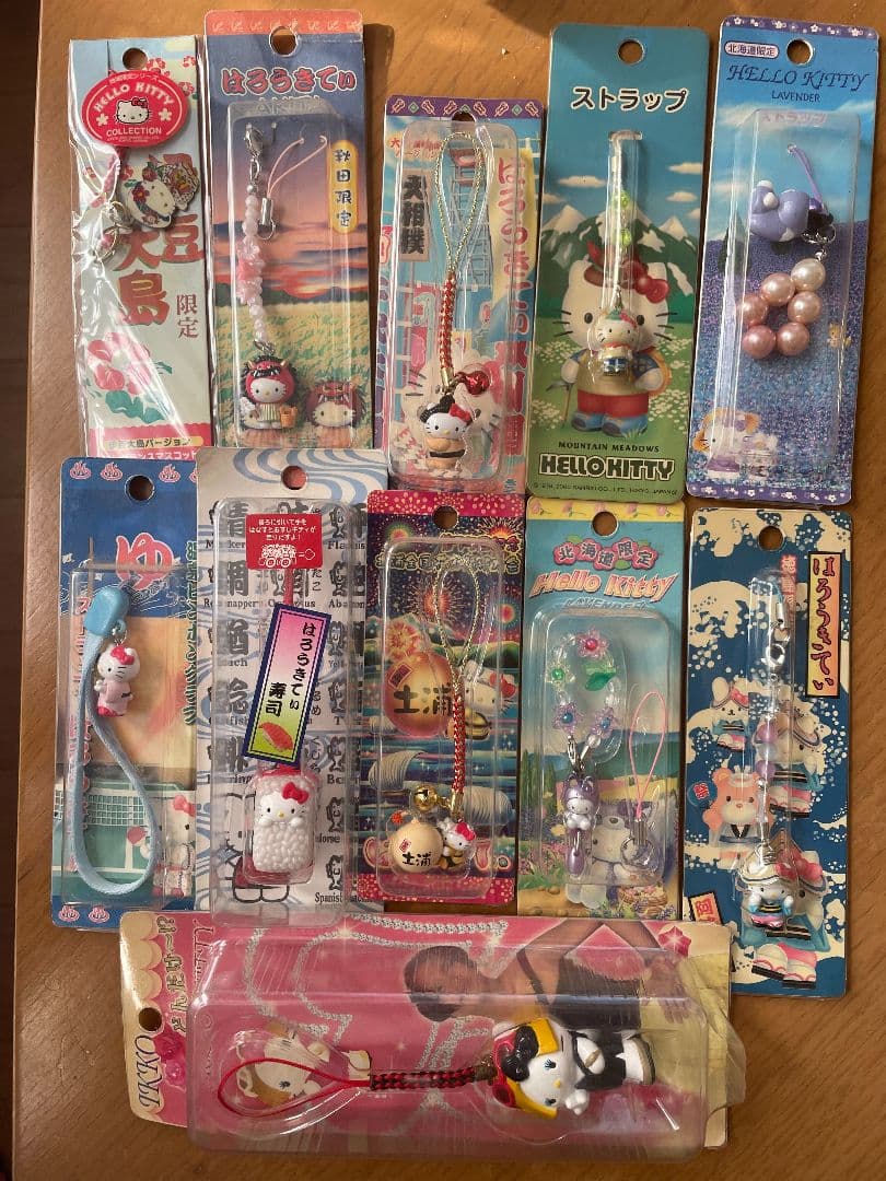 ハローキティ　ご当地ストラップ　まとめ売り　103個