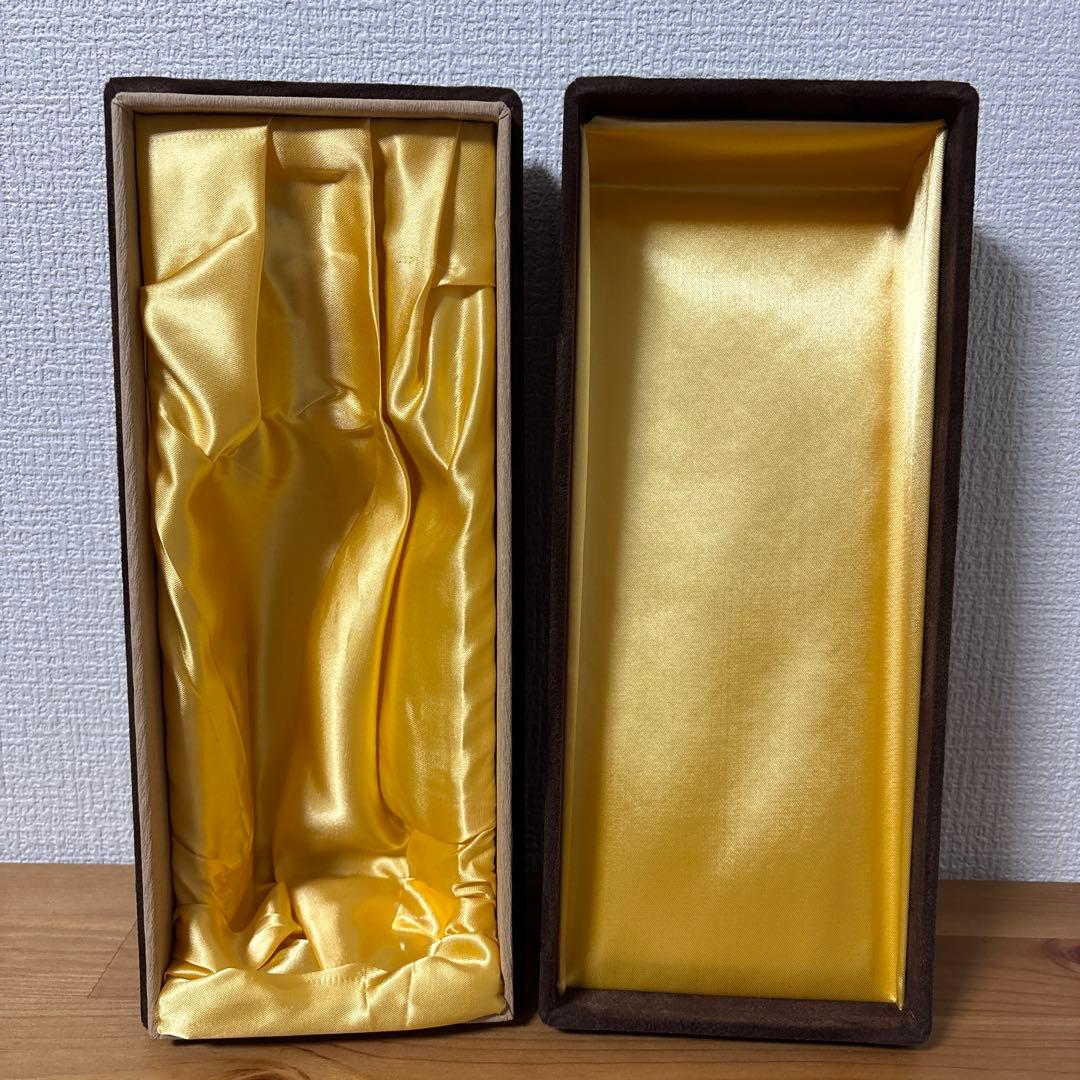 空箱】 サントリーウイスキー 山崎25年 ベロアケース 空箱➁ - メルカリ